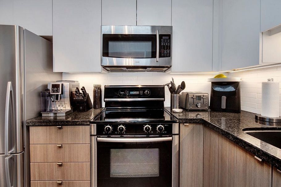 411 108 W Esplanade Avenue North Vancouver, BC - 10