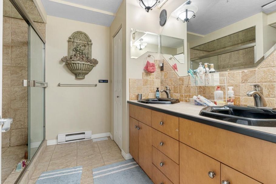 753 E 55th Avenue Vancouver, BC - 37