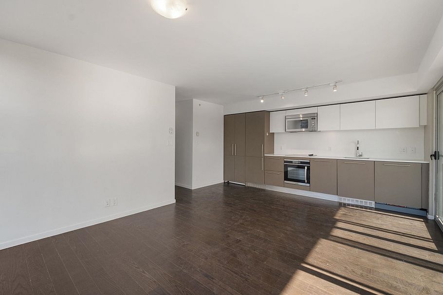 2007 999 Seymour Street Vancouver, BC - 2