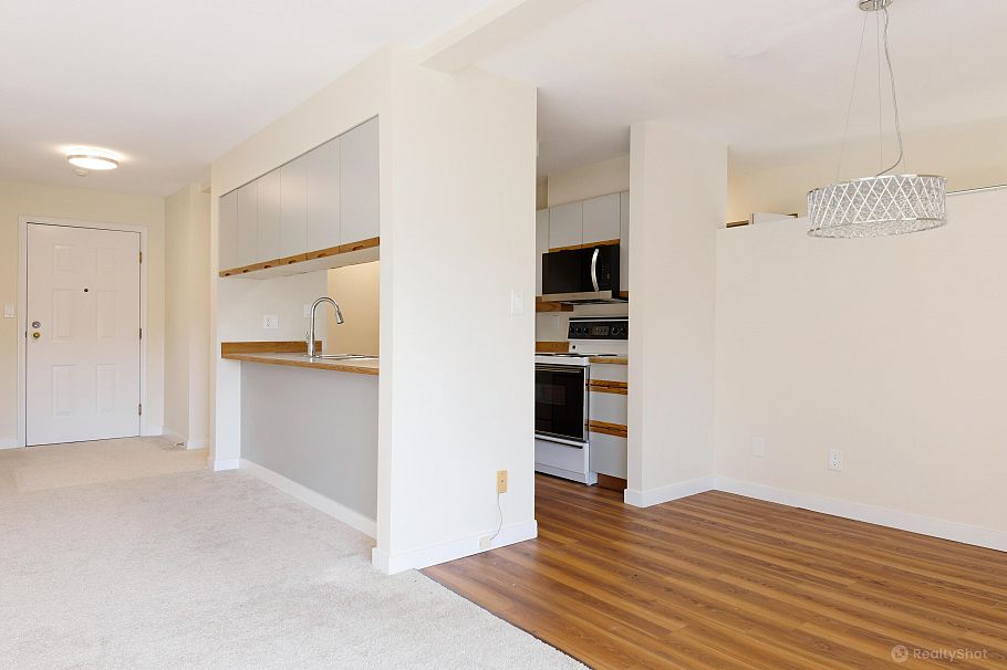 301 3421 Curle Avenue Burnaby, BC - 11