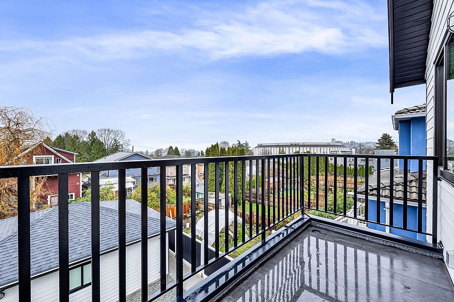 2827 Dundas Street Vancouver, BC - 11