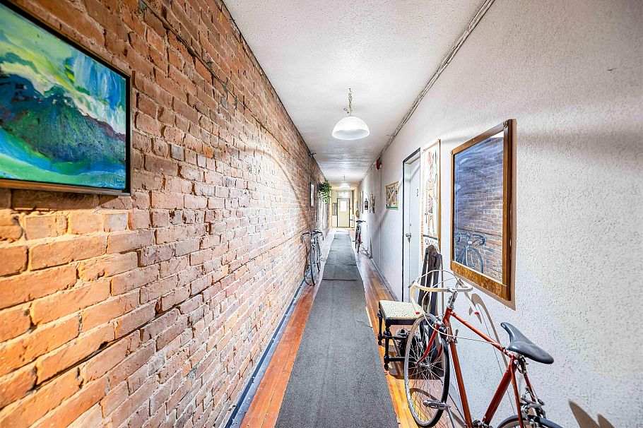 1130 Granville Street Vancouver, BC - 5