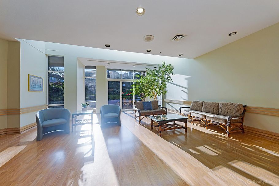 301 3421 Curle Avenue Burnaby, BC - 25