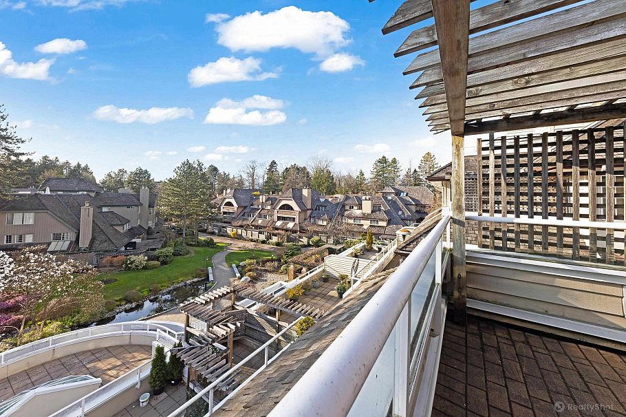 301 3421 Curle Avenue Burnaby, BC - 23