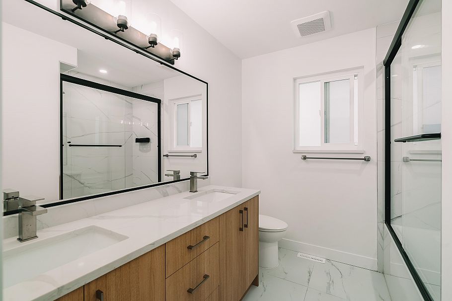 5885 Sherbrooke Street Vancouver, BC - 17