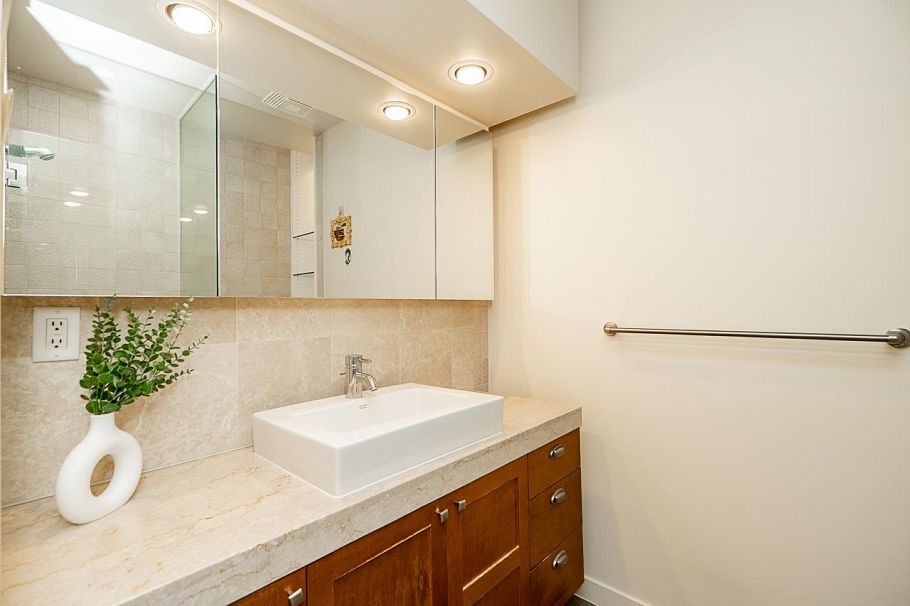 906 1333 W Georgia Street Vancouver, BC - 16