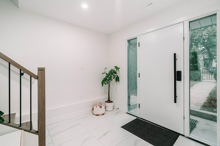 5885 Sherbrooke Street Vancouver, BC - 26