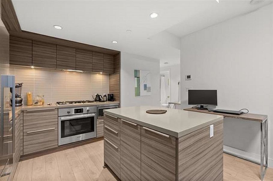 1909 1550 FERN STREET, North Vancouver BC V7J 0A9 North Vancouver, BC - 1