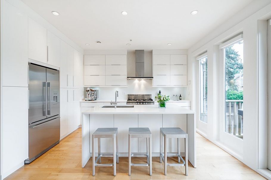 33 E 22nd Avenue Vancouver, BC - 5