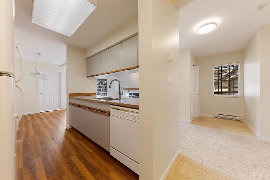 301 3421 Curle Avenue Burnaby, BC - 17