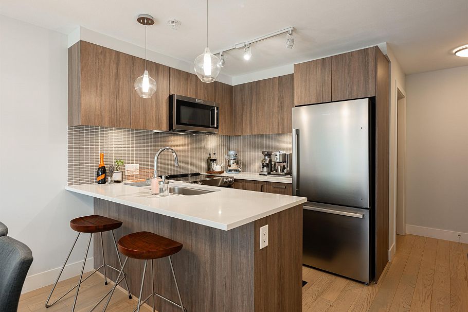 406 2477 Carolina Street Vancouver, BC - 4