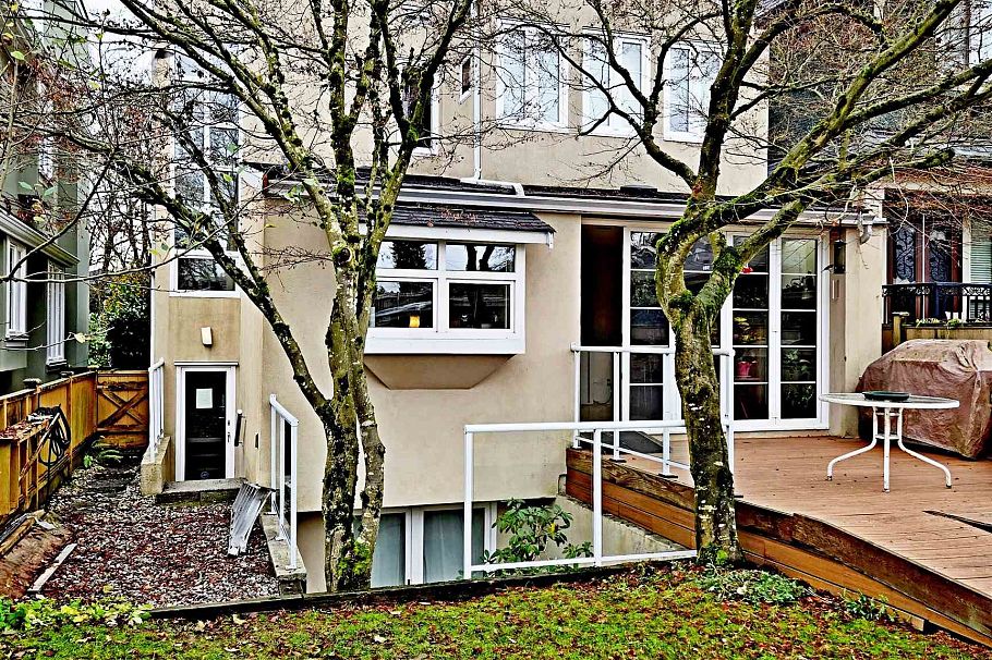 2443 W 47th Avenue Vancouver, BC - 26