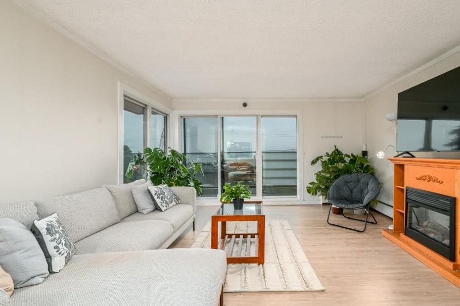 201 2336 Wall Street Vancouver, BC - 2