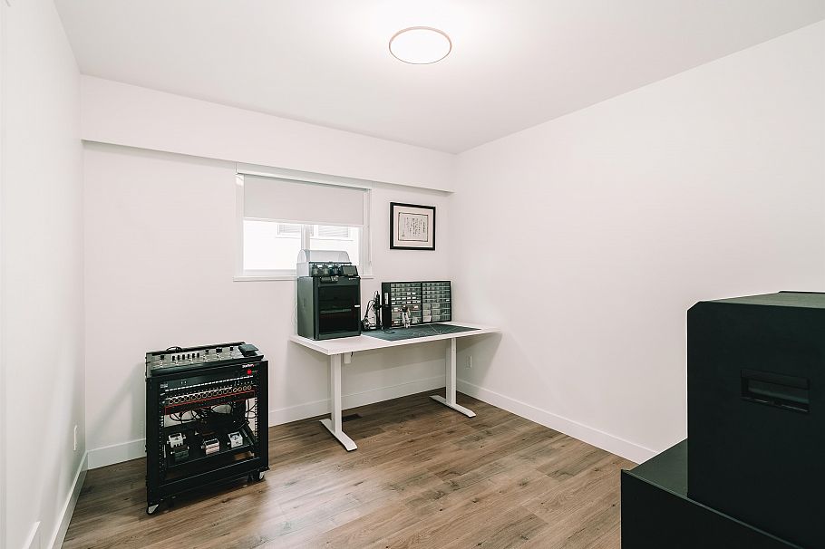 5885 Sherbrooke Street Vancouver, BC - 18