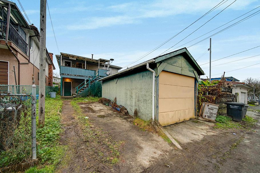 5284 Slocan Street Vancouver, BC - 28