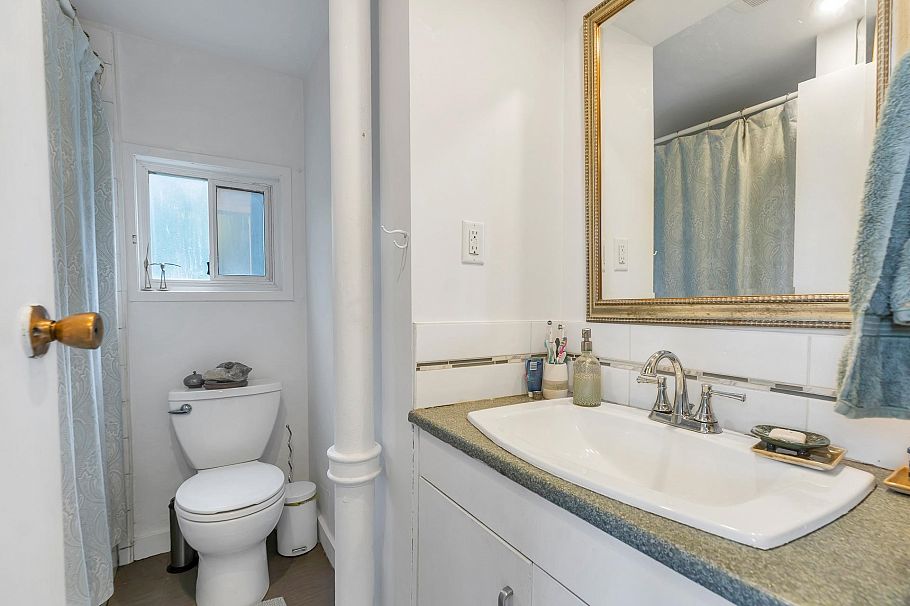 1836 E 1st Avenue Vancouver, BC - 22