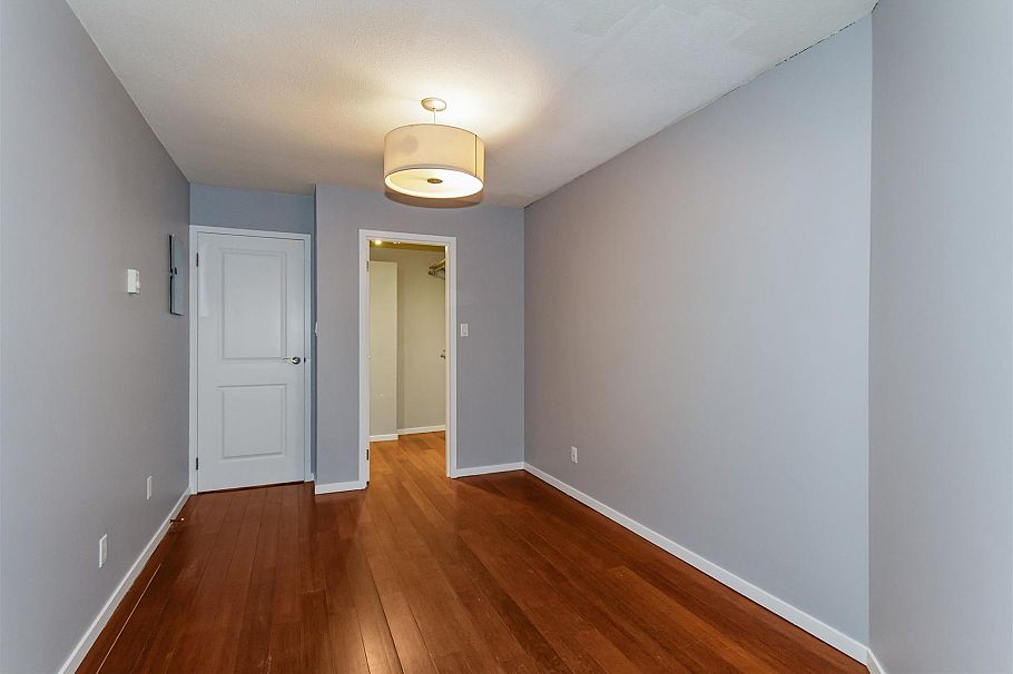 201 2222 Prince Edward Street Vancouver, BC - 4