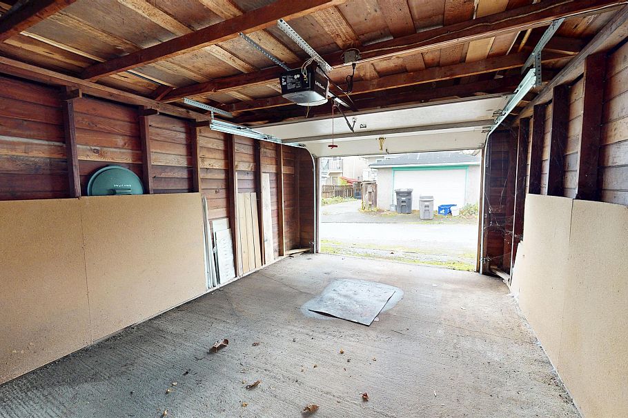 1641 E 37th Avenue Vancouver, BC - 22