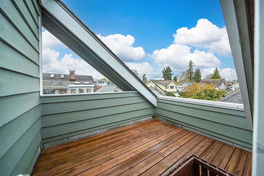 3458 Point Grey Road Vancouver, BC - 34