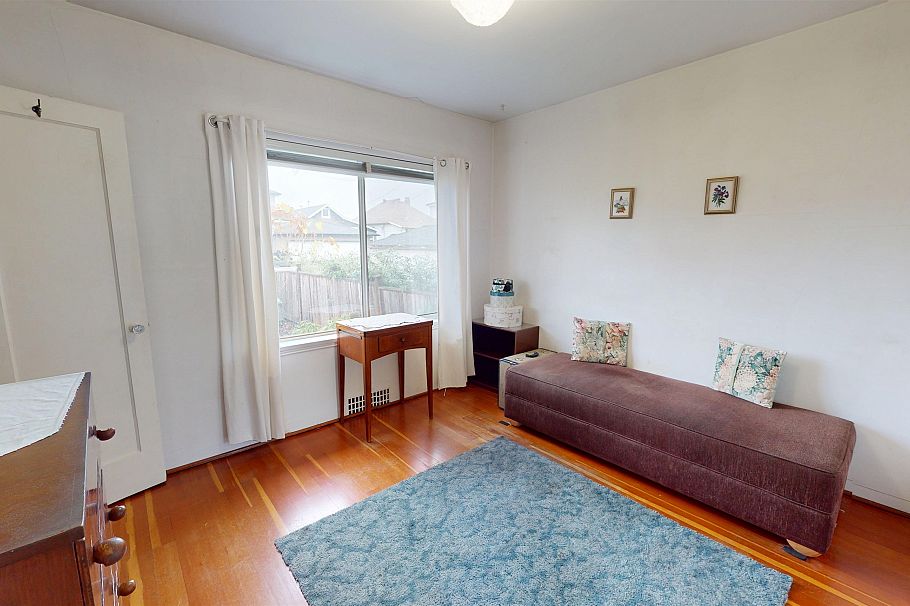 1641 E 37th Avenue Vancouver, BC - 12