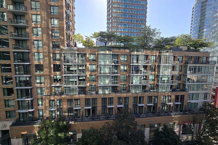 809 777 Richards Street Vancouver, BC - 19