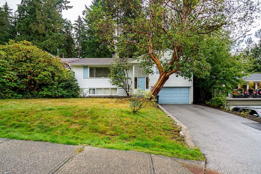 2332 Hoskins Road North Vancouver, BC - 1