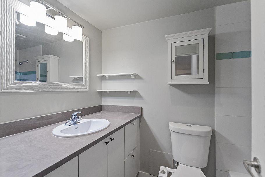 207 2025 W 2nd Avenue Vancouver, BC - 13