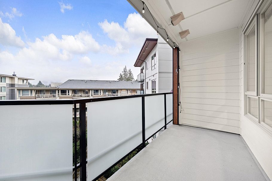 301 2632 Library Lane North Vancouver, BC - 10