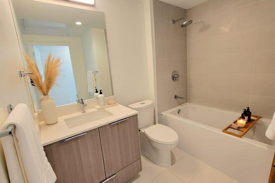 1304 1471 Hunter Street North Vancouver, BC - 20