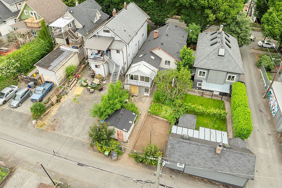 1836 E 1st Avenue Vancouver, BC - 38