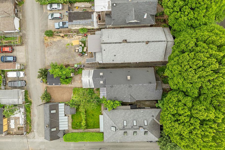 1836 E 1st Avenue Vancouver, BC - 37