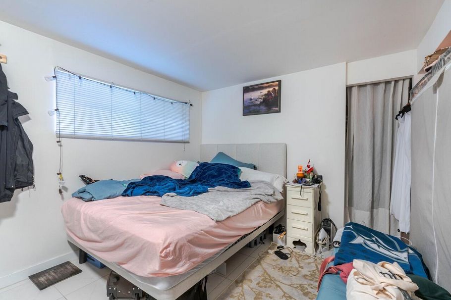 2216 E 41st Avenue Vancouver, BC - 16