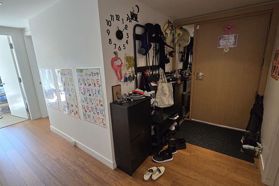 809 777 Richards Street Vancouver, BC - 17