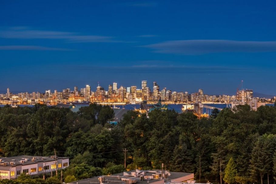 1304 1471 Hunter Street North Vancouver, BC - 2