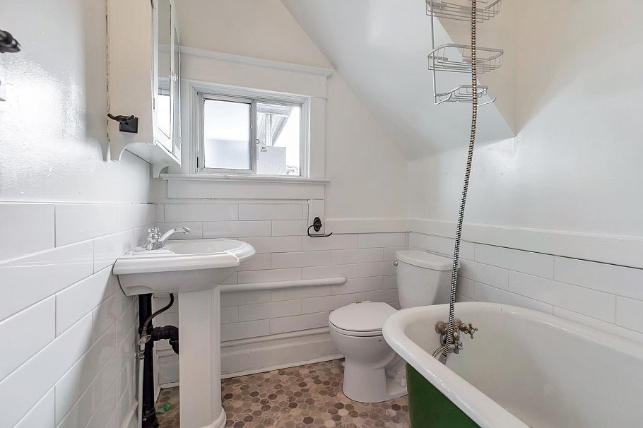 1836 E 1st Avenue Vancouver, BC - 26