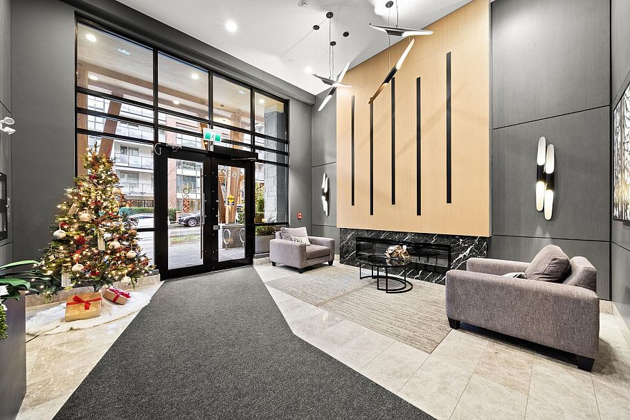 301 2632 Library Lane North Vancouver, BC - 13