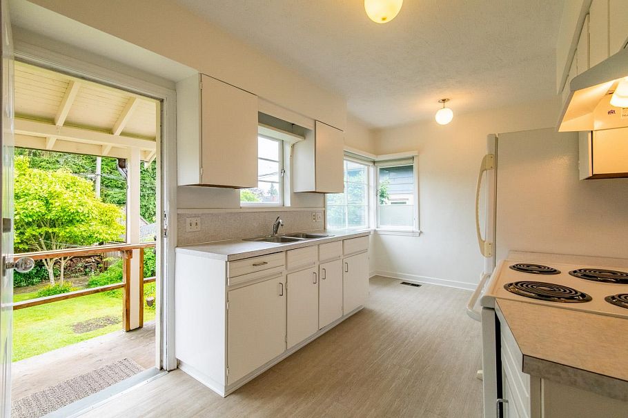 2960 W 41st Avenue Vancouver, BC - 5