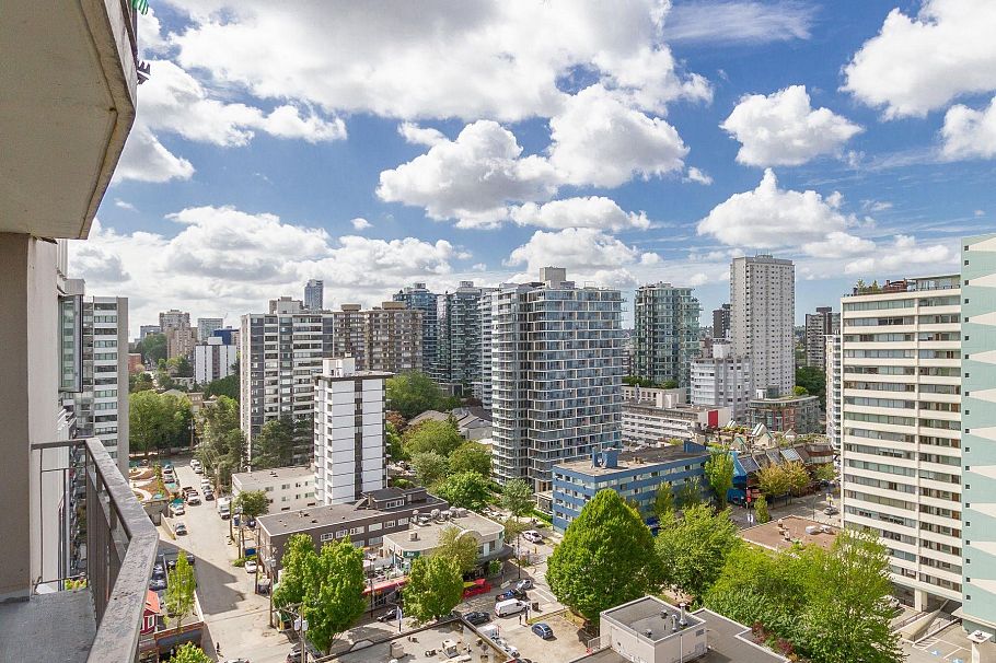 1850 Comox Street Vancouver, BC - 24