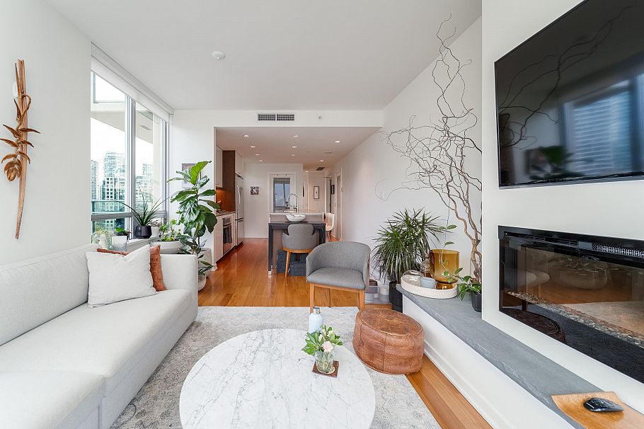 1506 1005 Beach Avenue Vancouver, BC - 3