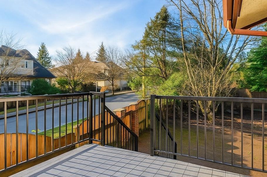 3003 Sunnyhurst Road North Vancouver, BC - 26