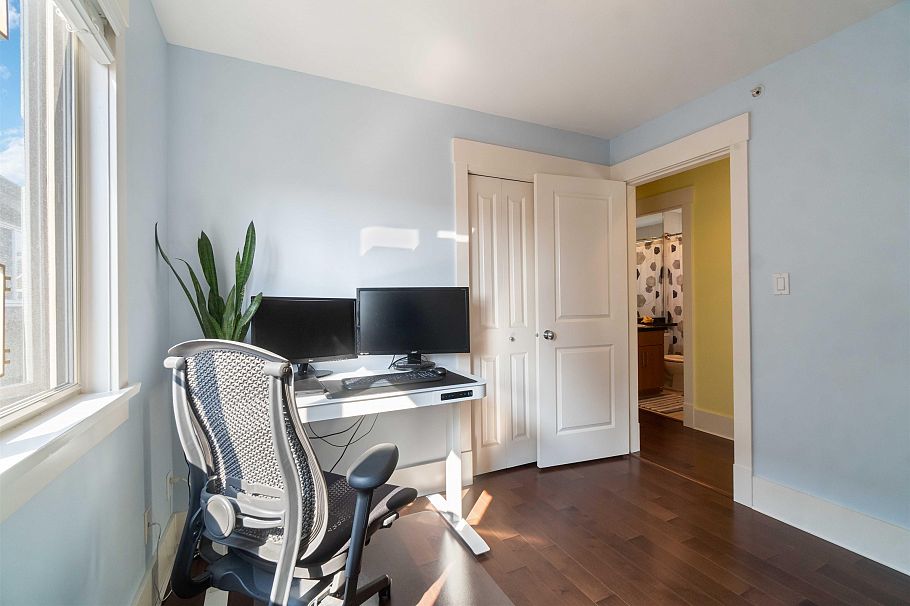 720 W 68th Avenue Vancouver, BC - 13