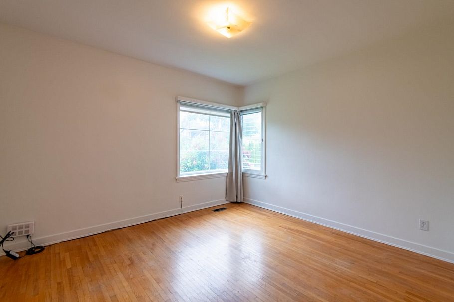 2960 W 41st Avenue Vancouver, BC - 9