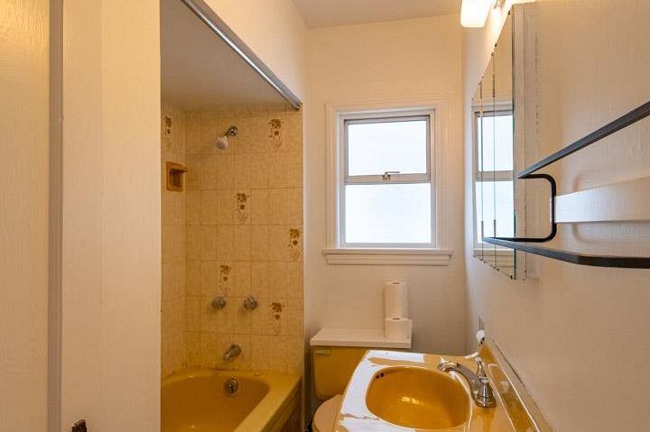 2960 W 41st Avenue Vancouver, BC - 13