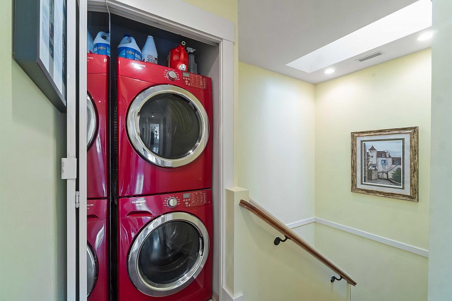 720 W 68th Avenue Vancouver, BC - 10