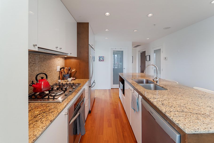 1506 1005 Beach Avenue Vancouver, BC - 7