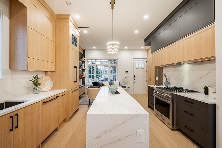 2331 E 49th Avenue Vancouver, BC - 8