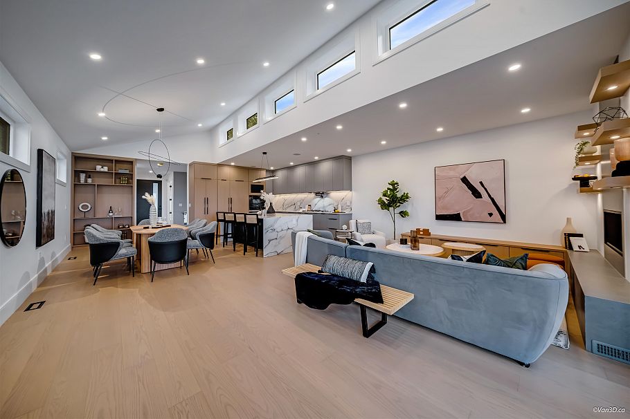 973 Adderley Street North Vancouver, BC - 17