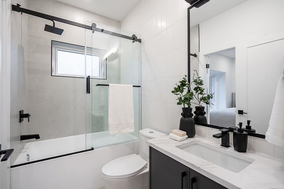 2331 E 49th Avenue Vancouver, BC - 19