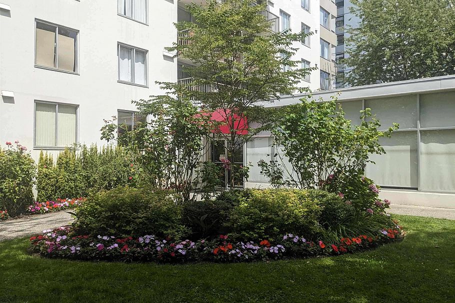 402 1251 Cardero Street Vancouver, BC - 2