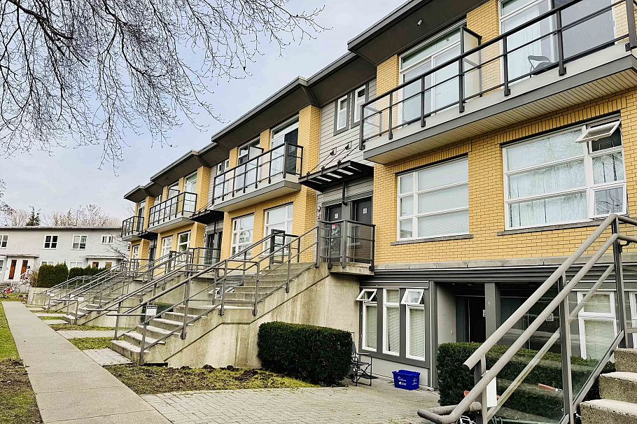 204 5568 Kings Road Vancouver, BC - 2